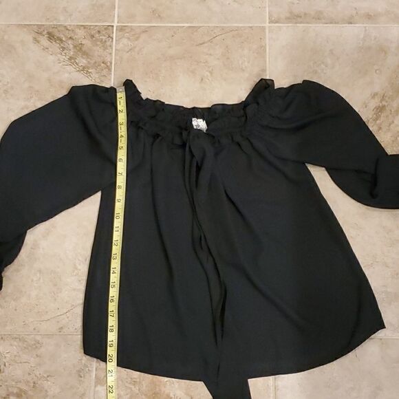 Sadie & Sage off shoulder black ruffle top - Picture 7 of 8